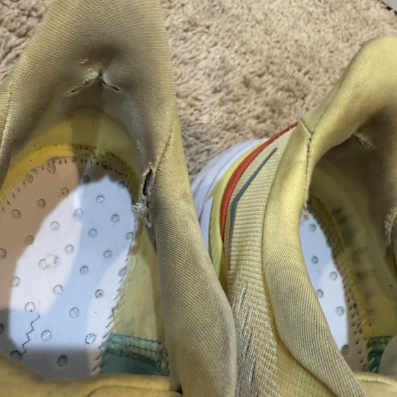 Hoka One One Clifton 8 Shoes Womens Size 9.5 Yellow Running Trainers Lightweight - Picture 4 of 8